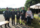 IMG 3018  Die Mannschaftssieger der Jugendklasse. Zweiter von rechts: Frank Meyer aus Norddöllen mit dem Siegerpokal.