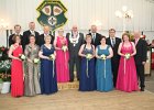 IMG 5044  Der Königsthron 2016 v.l. Bernadette Zurwellen u. Bernd Thöle, Martina u. Martin Kallage, Barbara u. Franz Zurwellen, Königspaar Maria u. Clemens Frilling, Waltraud u. Albert Harting, Heike u. Martin Lübbehusen, Marlies u. Hubertus Tönjes
