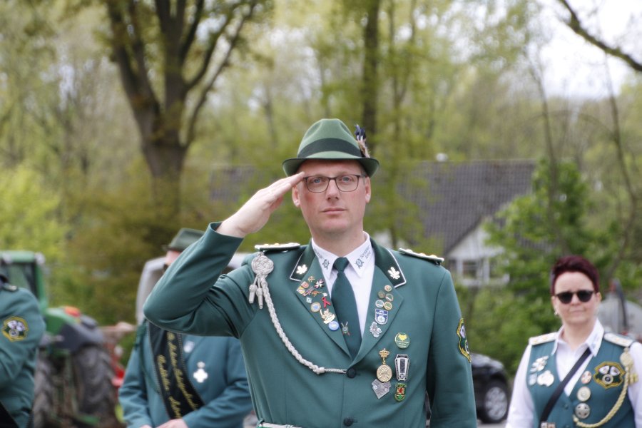  MG 2211