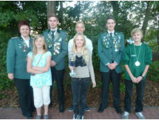 v.l. Jutta Seeger, Marie Christin Zurwellen, Lukas Kellermann, Henning Thle, Erja Brunken, Mike Rosenau u. Johannes Zurwellen
