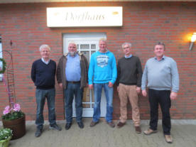 v.l. Heinz Gelhaus, Viktor Ripke, Jrg Warnke, Eduard Lbberding u. Georg Lbberding (Ortsvorsteher)